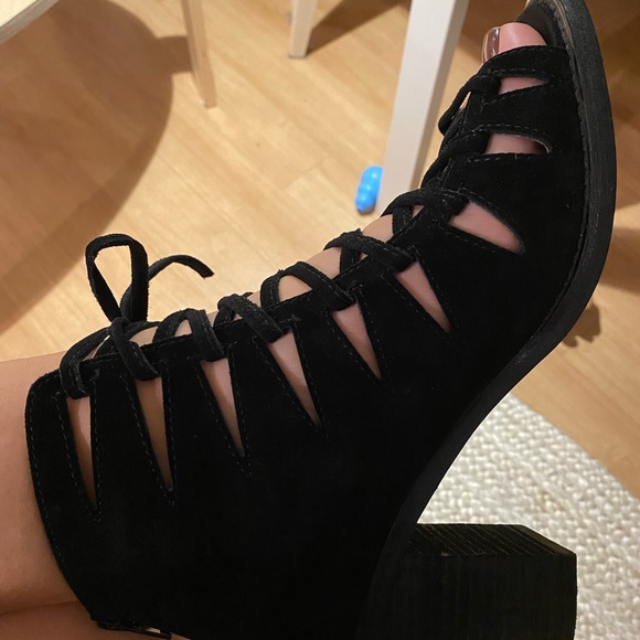 Jeffrey Campbell Corwin - Picture 3 of 5